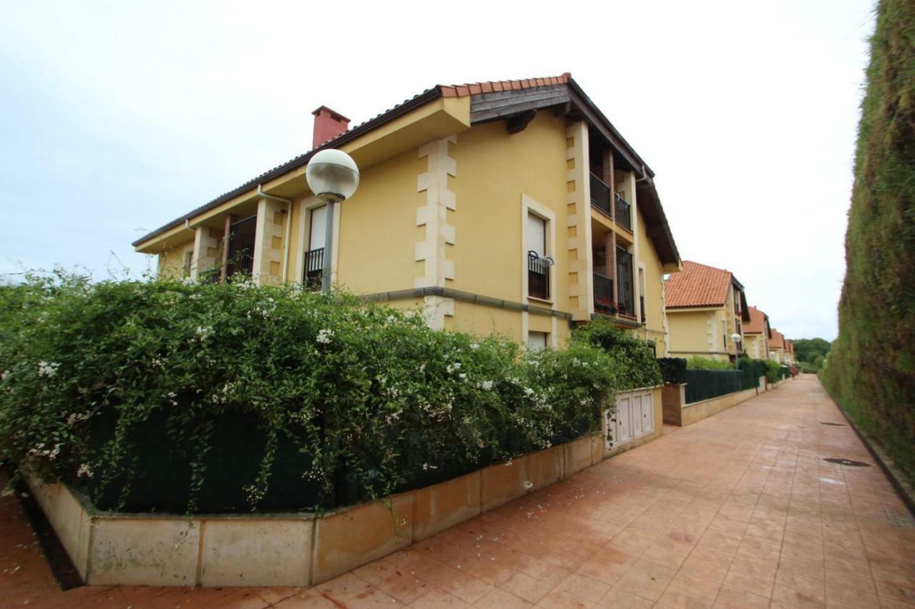 Urbanizacion Lagos Azules Apartamento Comillas Eksteriør billede